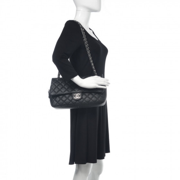 TRADED Chanel Easy Jumbo Flap in Lambskin - Picture 11 of 11